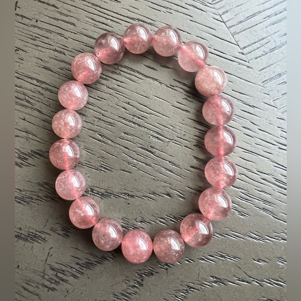 Pink strawberry quartz bracelet 10mm